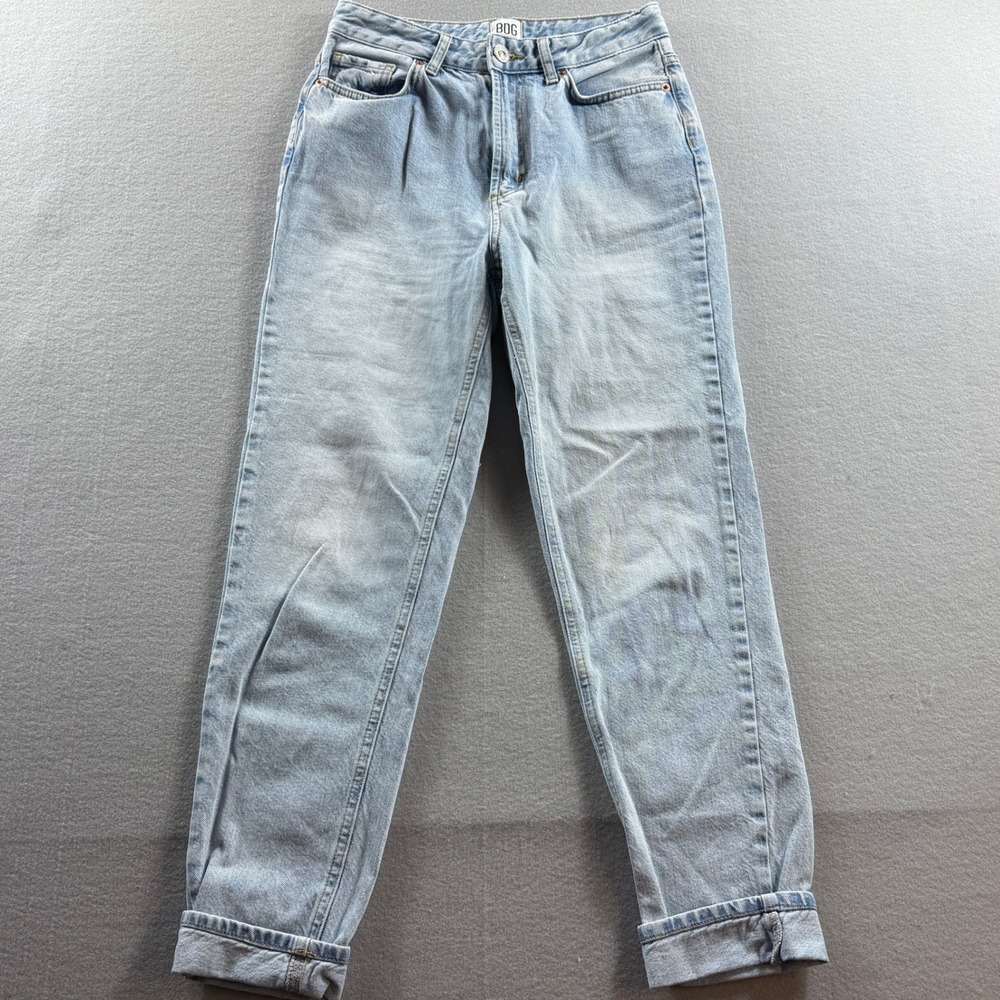 BDG Mom High-Rise Jeans Women 26 Light Blue Denim Tapered Leg 26x27